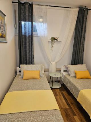 Stella House Mreznica Appartement Duga Resa Buitenkant foto